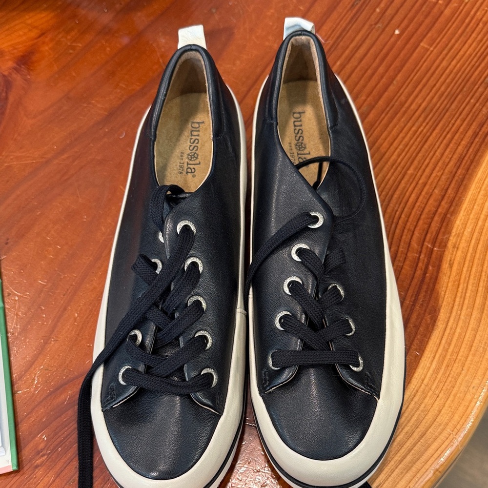 Bussola Black and White Casual Sneakers SZ 41 NWOB